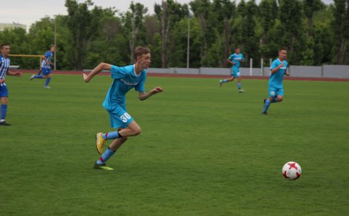 На стадионе "Авангард" в выходные прошел турнир по футболу имени В.М. Чернышкова