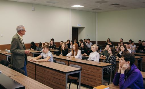 Проект "Диалог на равных": студенты представили Россию через 15 лет