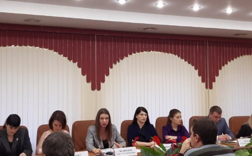 Ангелина Беловицкая рассказали депутатам о работе с молодежью
