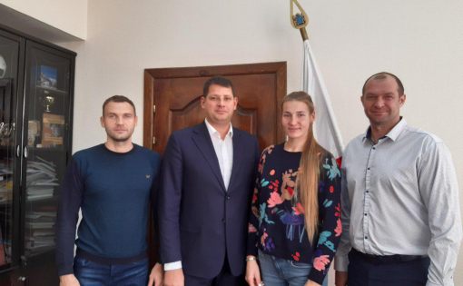 Министр молодежной политики и спорта области Александр Абросимов встретился с Кирой Степановой