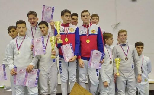 Саратовские спортсмены завоевали командное серебро на Первенстве ПФО по фехтованию
