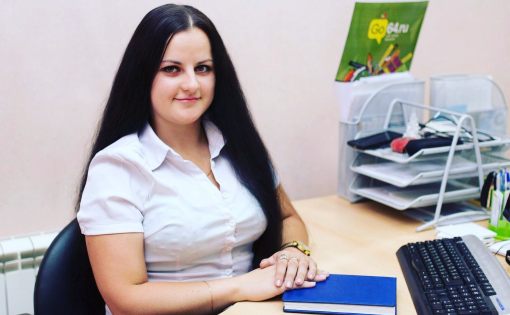 Молодежный министр Василиса Алиева проходит обучение в мастерской управления «Сенеж»