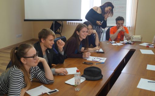 На базе Регионального центра «Молодежь плюс» прошел тренинг на командообразование для участников Молодежного форума ПФО «iВолга - 2017» от Саратовской области
