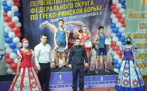 Саратовский спортсмен стал бронзовым призером Первенства ПФО по спортивной борьбе