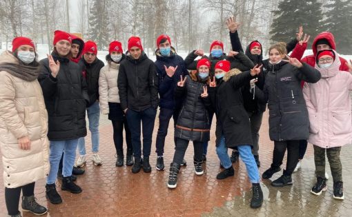 Жители Саратова станцевали «Случайный вальс» с «Молодежкой ОНФ»