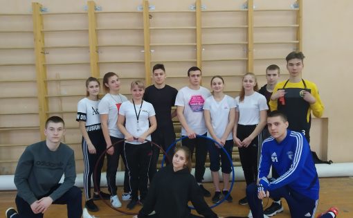В Саратовском областном училище олимпийского резерва прошли студенческие веселые старты «Выбирай спорт! Выбирай здоровье!»