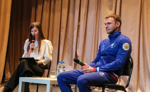 «Диалог на равных»: Сергей Улегин призвал молодежь не сдаваться на пути к своей цели