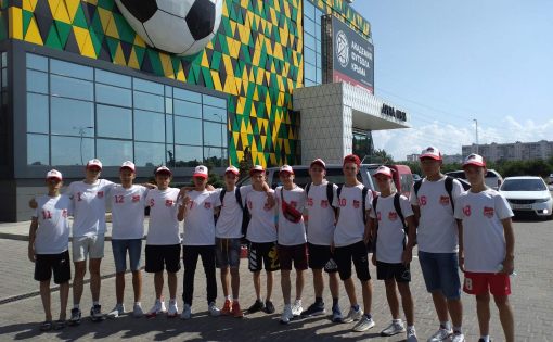 Команда из Пугачева стала четвертой на соревнованиях юных футболистов «Кожаный мяч»