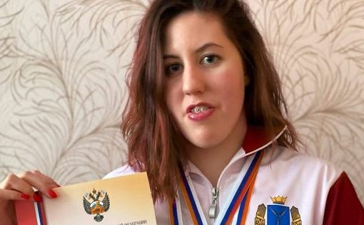 Студентка СГЮА завоевала три золотых медали на Кубке России по плаванию