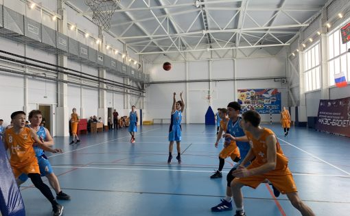 В Красном Куте прошли игры чемпионата Школьной баскетбольной лиги «КЭС-БАСКЕТ» 