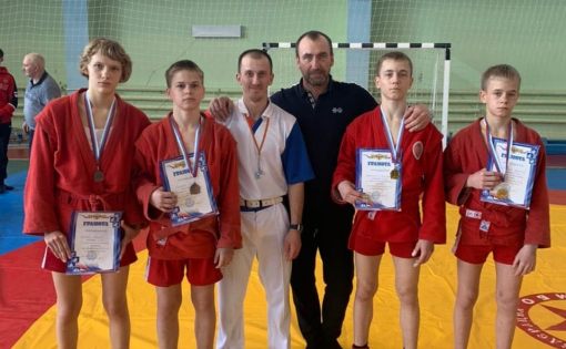 Юные самбисты победители и призеры Первенства Саратовской области  