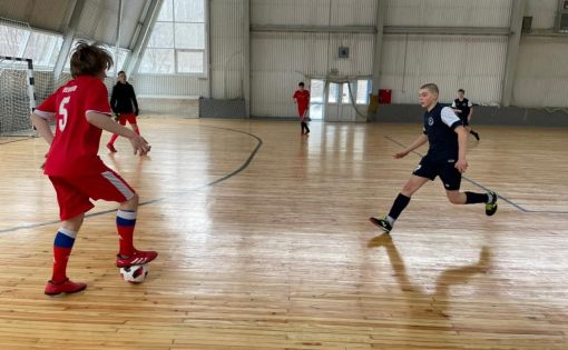Юные саратовские спортсмены принимают участие в соревнованиях по мини-футболу
