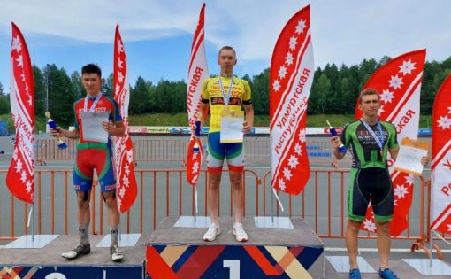 Александр Березняк - победитель первенства России на шоссе в многодневной гонке