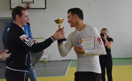 В Калининском районе прошел молодежный турнир по мини-футболу на кубок «Молодежь плюс»