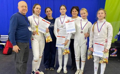 Саратовские шпажистки завоевали серебро межрегиональных соревнований в Саратове