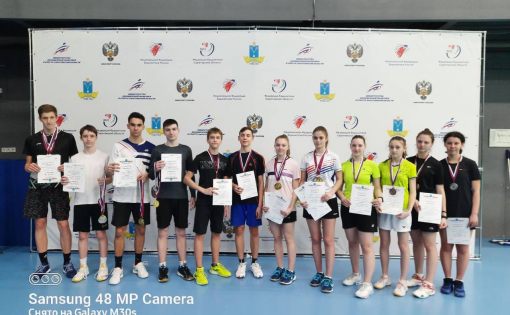На Первенстве Саратовской области по бадминтону спортсмены завоевали 15 медалей