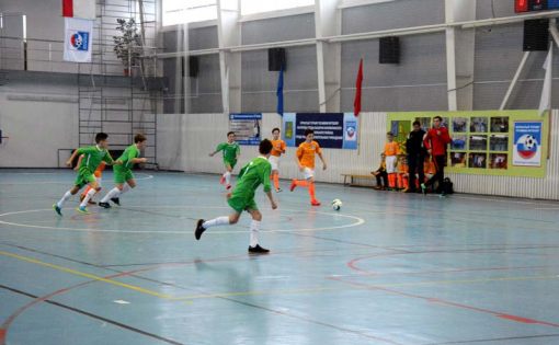 В Базарном Карабулаке стартовал турнир по мини-футболу