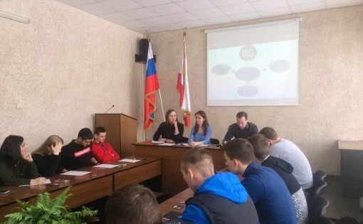 Молодежное правительство провело рабочую встречу в Калининском районе