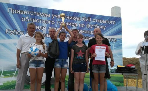 В Калининске определились победители среди участниц зональных соревнований XVII открытого областного турнира по футболу среди дворовых команд