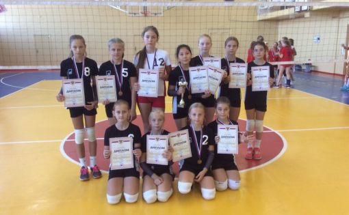 Саратовские волейбольные команды заняли второе и третье места на межрегиональном турнире