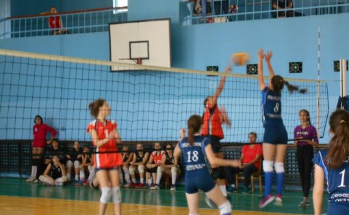 Балаковские волейболистки заняли первое место на Первенстве области 