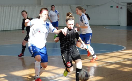 Саратовские мини-футболистки выиграли первый домашний матч сезона