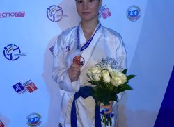 9)	Анна Щербина завоевала золото на чемпионате России по каратэ