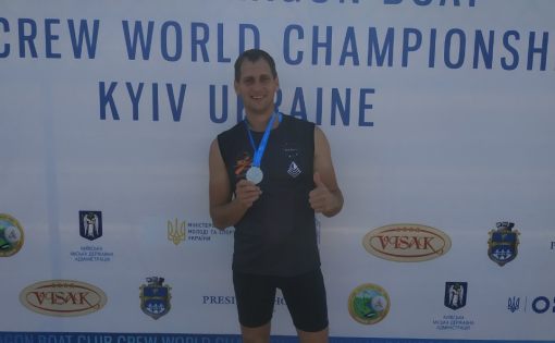 Артём Чернобровкин выиграл серебро чемпионата мира по гребле