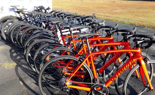 «Спорт – норма жизни»: Саратовские триатлонисты получили новые велосипеды