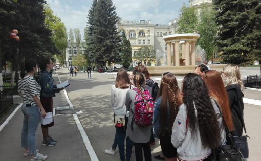 Школьники познакомились с историей самого крупного университета Саратова