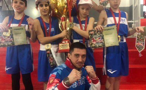 Саратовские боксеры победили в турнире «Стенка на стенку»
