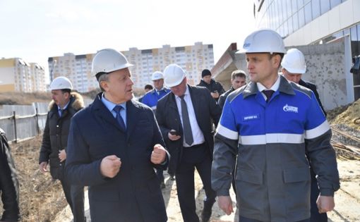 Губернатор Валерий Радаев осмотрел строительство спортобъектов в Саратове