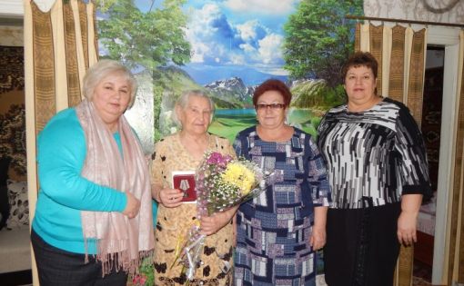 Ветеранам Лысогорского района вручили медали «75 лет Победы в Великой Отечественной войне»