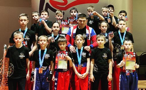 На турнире в Самаре саратовские кикбоксеры завоевали 12 медалей