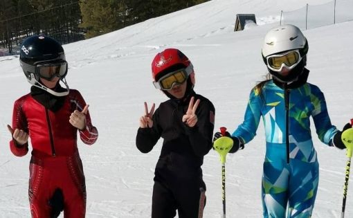 Воспитанники спортивной школы олимпийского резерва «Надежда Губернии» приняли участие в соревнованиях по горнолыжному спорту