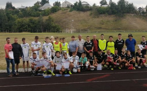 В Базарном Карабулаке завершились зональные соревнования XIX открытого областного турнира по футболу