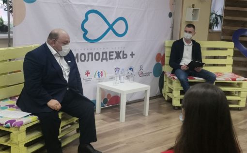 Министр здравоохранения области Олег Костин ответил на вопросы представителей студенческого актива региона о заболеваемости COVID-19