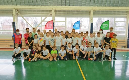 Юные спортсмены и школьники Энгельсского района выполняют нормативы ГТО