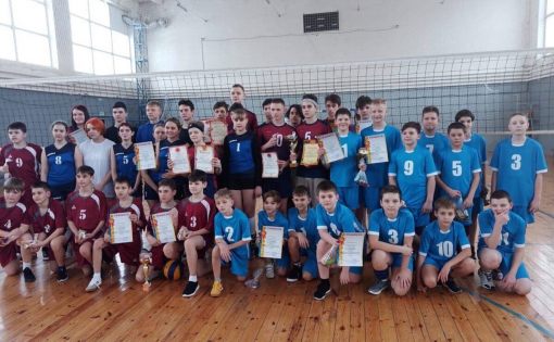 Юные спортсмены успешно выступили на турнире по волейболу