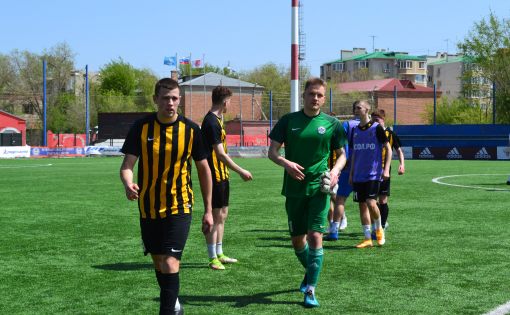 Футбольная команда СГУ одержала  волевую победу в первом матче сезона