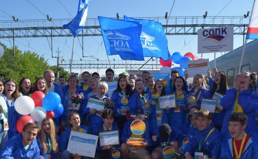 В Саратове торжественно встретили делегацию студентов-призеров Всероссийской студенческой весны среди ССУЗов