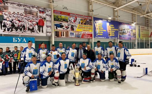 Саратовская команда стала сильнейшей на Межрегиональном турнире по хоккею