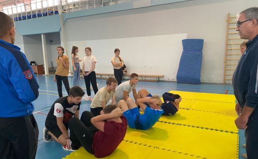 Обучающиеся 9-11 классов Аткарска выполняли нормативы ГТО 