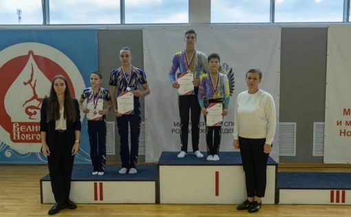 Саратовские акробаты завоевали серебро Всероссийских соревнований