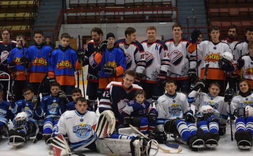 Спорт для всех: в Саратове прошел товарищеский матч с особенными хоккеистами