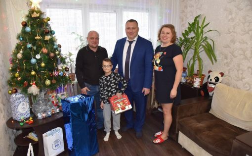 Более 60 детей области получили новогодние подарки и поздравления в рамках акции «Елка желаний»
