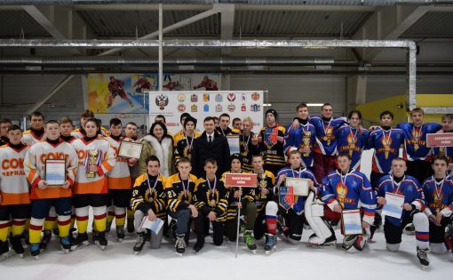 Балаковские хоккеисты стали победителями областного турнира среди дворовых команд «Золотая шайба»