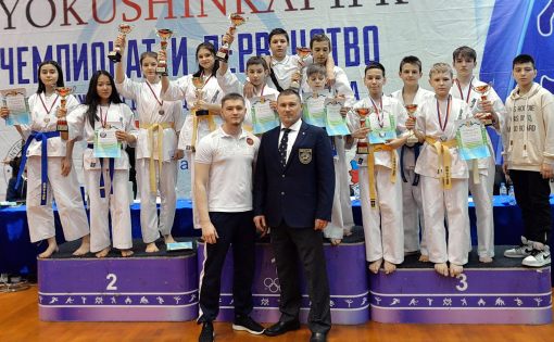 Саратовские каратисты стали победителями и призерами чемпионата и Первенства ПФО