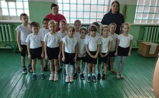 В Аткарске воспитанники детского сада участвовали в спортивном празднике "Я-сильный, я спортивный"