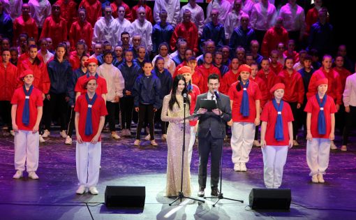 В ТЮЗе имени Ю.П. Киселева прошла тожественная церемония открытия Года добровольца в России